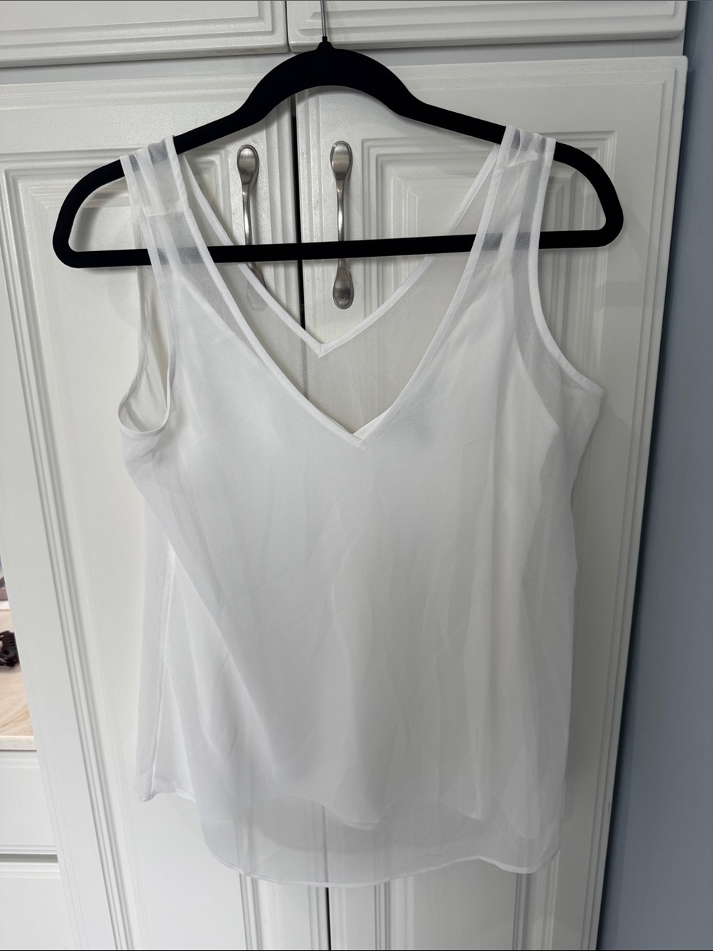 WHBM Lightweight White Double-Layer V-Neck Tank Top sz xs EUC